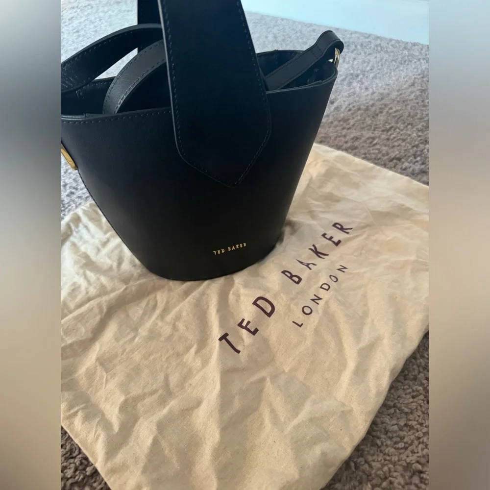 Ted Baker Bucket Bag - Picture 6 of 11